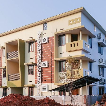 โอโย 71072 ลิเบอร์ตี้ อพาร์ตเมนต์ Hotel Kannur ภายนอก รูปภาพ