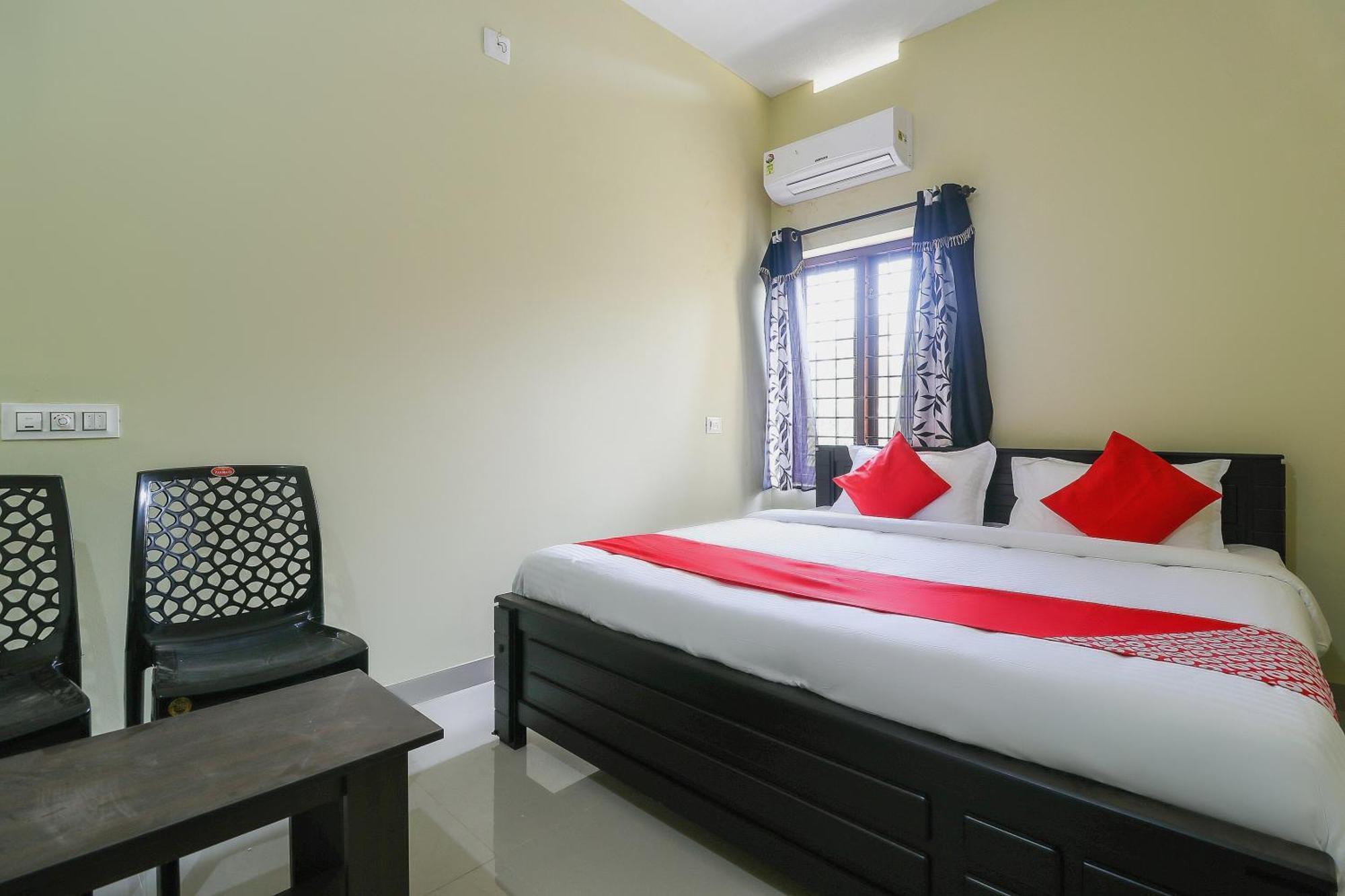 โอโย 71072 ลิเบอร์ตี้ อพาร์ตเมนต์ Hotel Kannur ภายนอก รูปภาพ