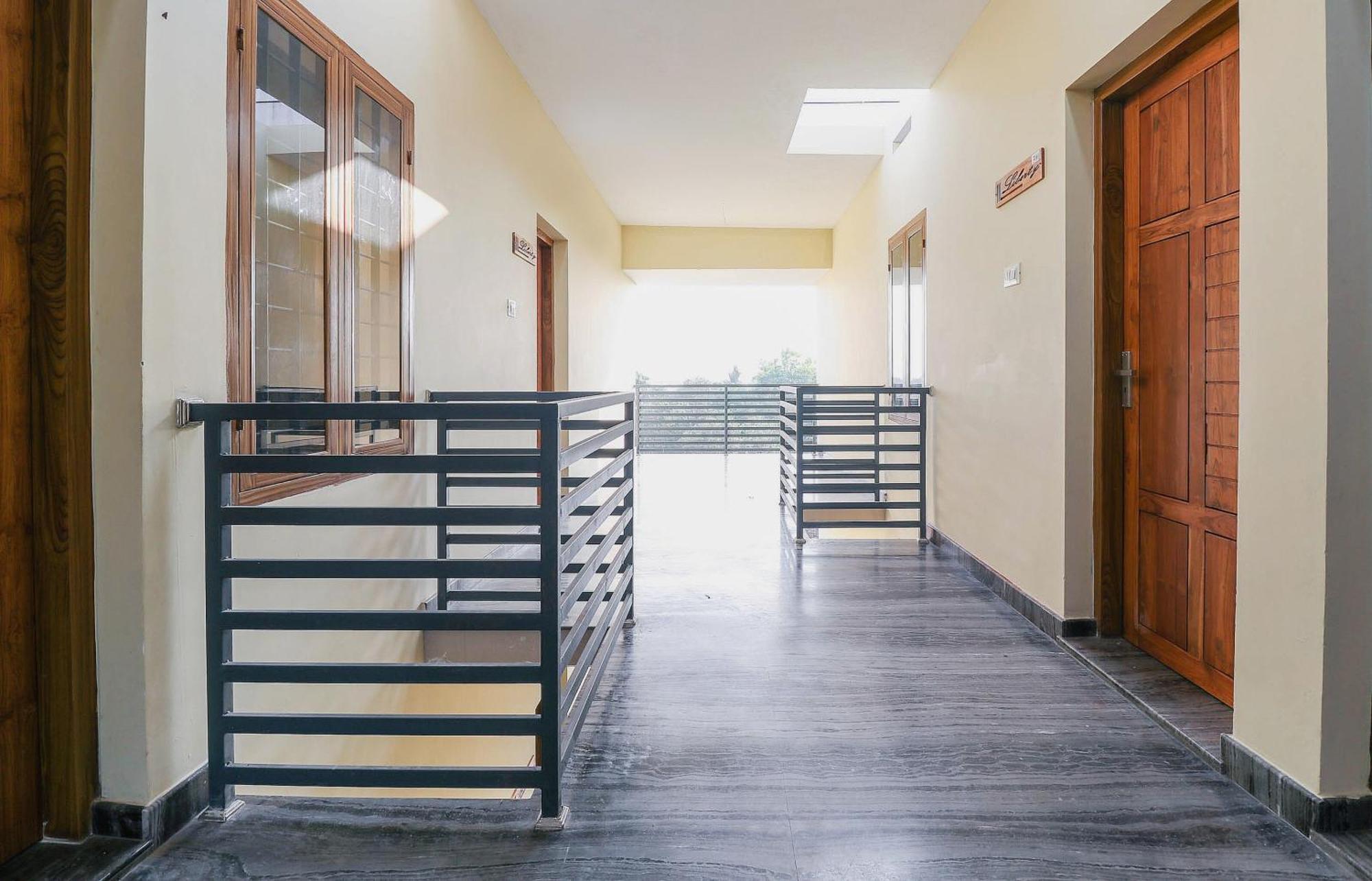 โอโย 71072 ลิเบอร์ตี้ อพาร์ตเมนต์ Hotel Kannur ภายนอก รูปภาพ