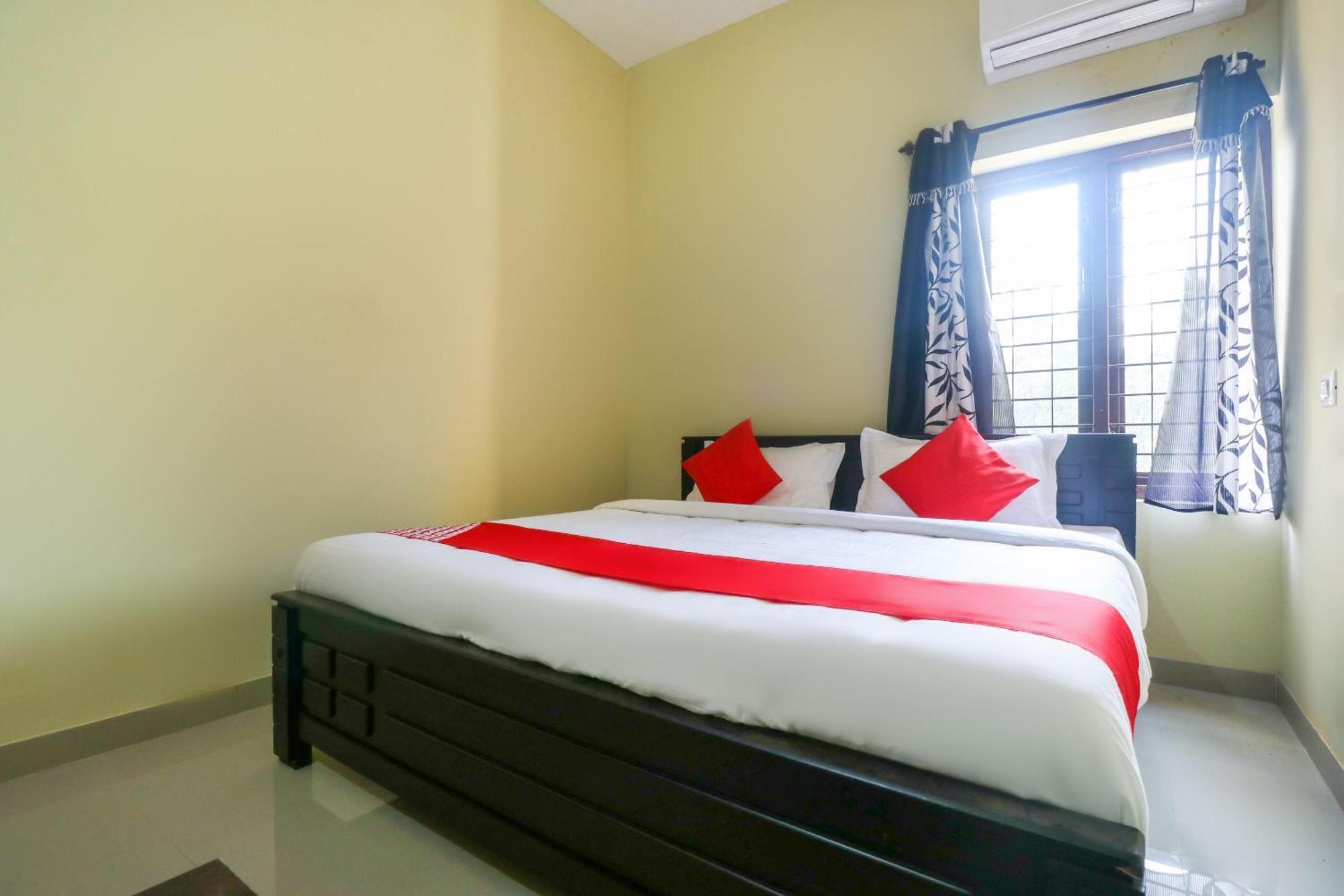 โอโย 71072 ลิเบอร์ตี้ อพาร์ตเมนต์ Hotel Kannur ภายนอก รูปภาพ