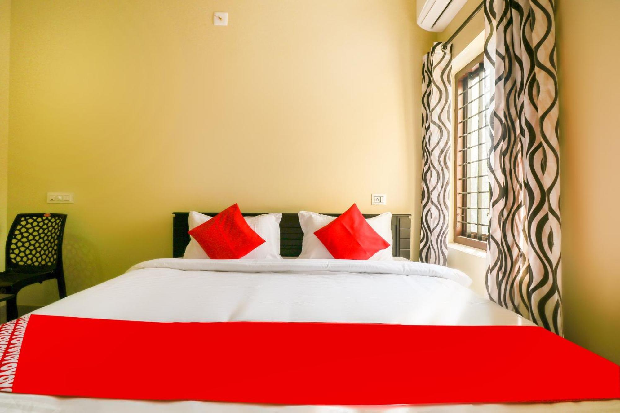 โอโย 71072 ลิเบอร์ตี้ อพาร์ตเมนต์ Hotel Kannur ภายนอก รูปภาพ