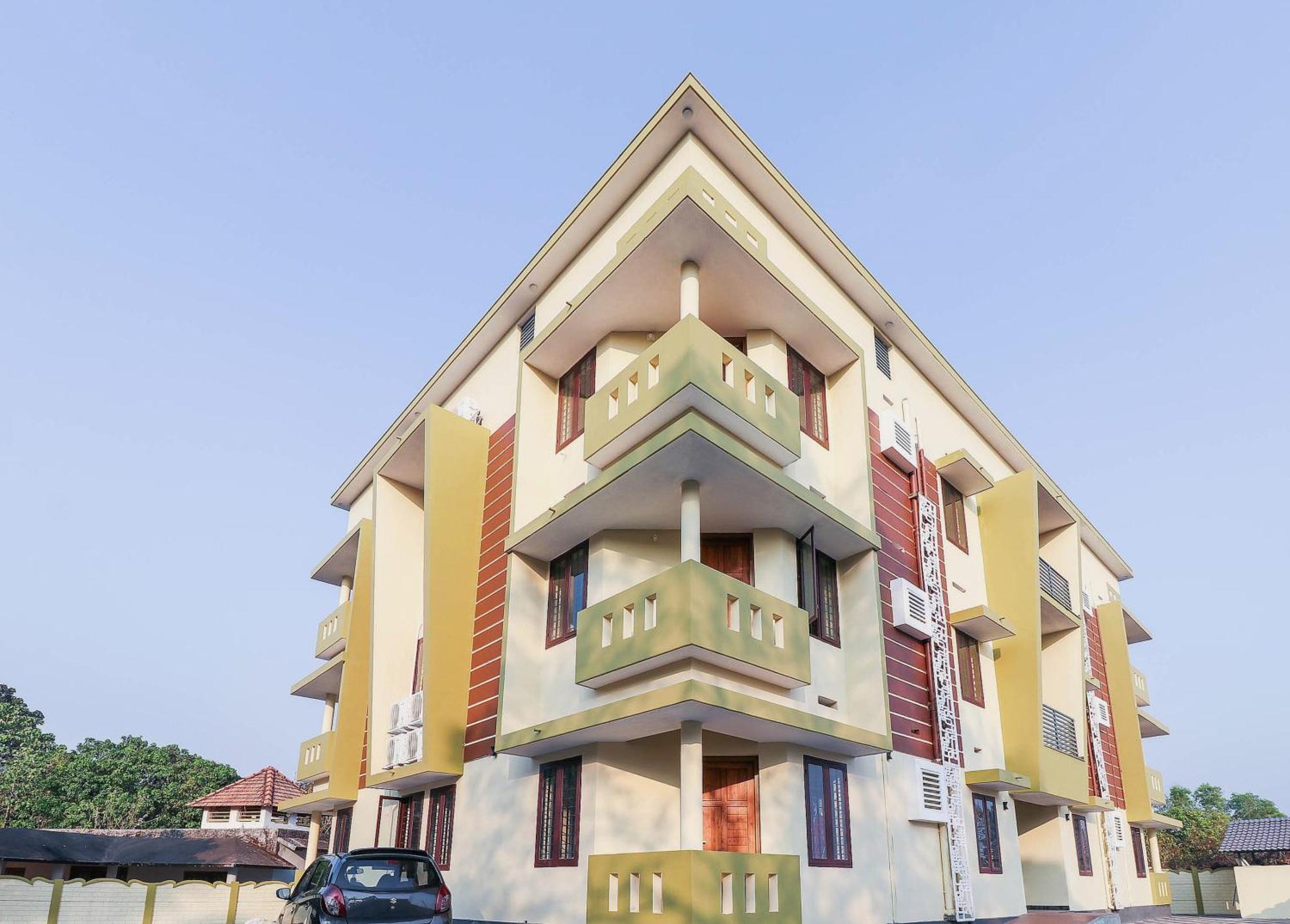 โอโย 71072 ลิเบอร์ตี้ อพาร์ตเมนต์ Hotel Kannur ภายนอก รูปภาพ
