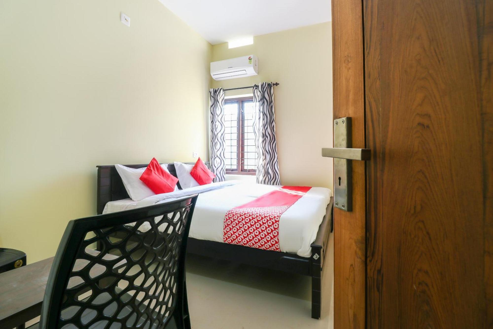 โอโย 71072 ลิเบอร์ตี้ อพาร์ตเมนต์ Hotel Kannur ภายนอก รูปภาพ