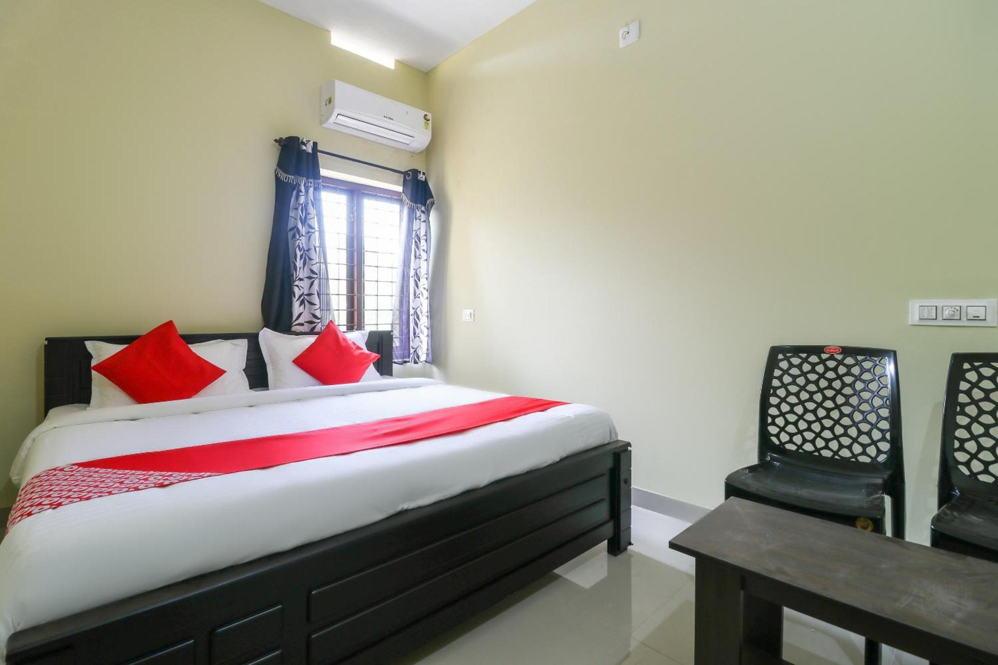 โอโย 71072 ลิเบอร์ตี้ อพาร์ตเมนต์ Hotel Kannur ภายนอก รูปภาพ